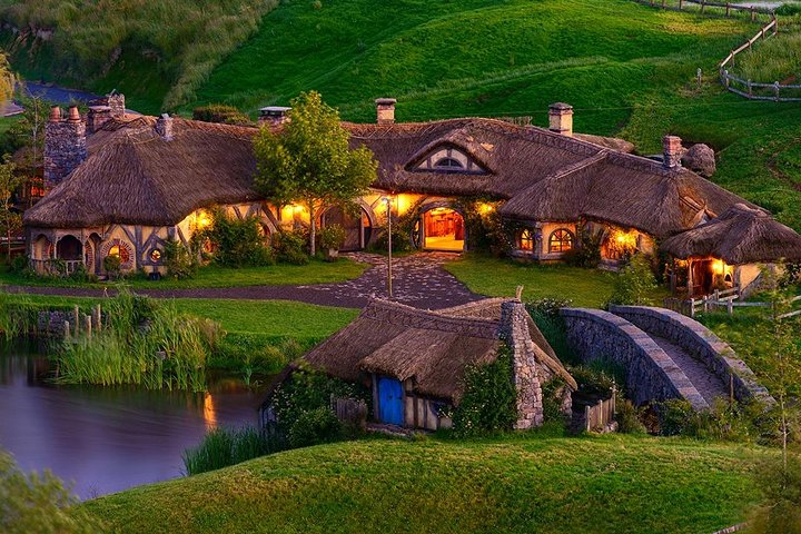 Hobbiton Movie Set Small Group Tour from Auckland  - Image 4