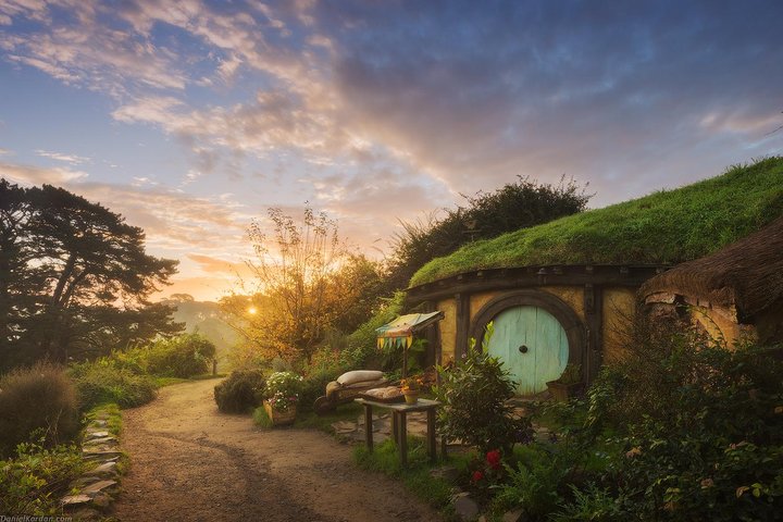 Hobbiton Movie Set tour & Bluespring & Glowworm Cave day tour - Image 1