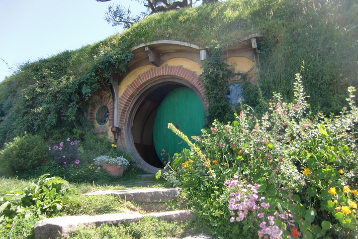 Hobbiton Movie Set Tour from Auckland - Image 3
