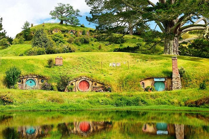 Hobbiton Movie Set Tour from Auckland - Image 4