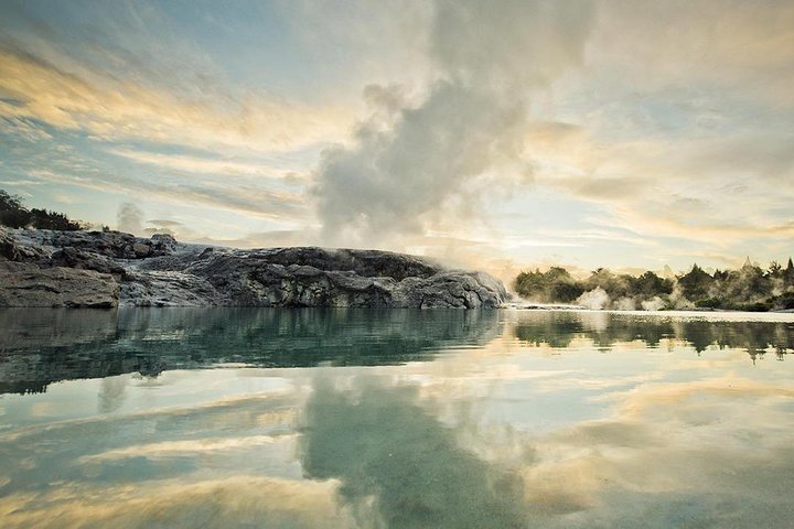 Hobbiton & Rotorua Small Group Tour incl Te Puia, Hangi Buffet Lunch & Concert - Image 2