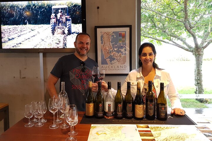 Kumeu Vineyard Shuttle Tour - Image 5