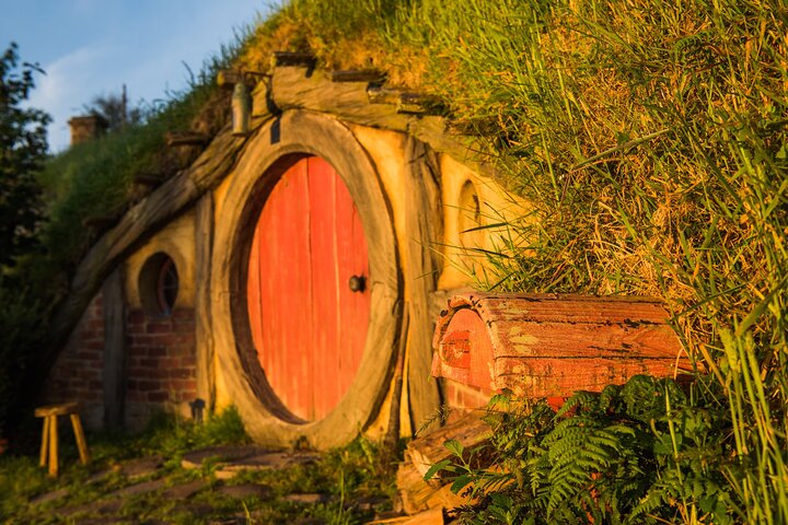 Private 3 Days Tour From Auckland: Hobbiton, Hamilton, Rotorua & Waitomo Caves - Image 3