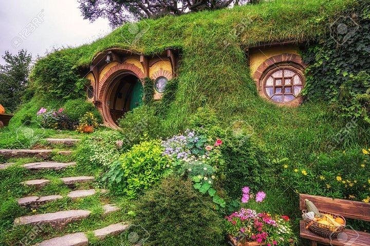 Private Luxury Tour to Hobbiton Movie set for Couple and Small Groups from AKL - Image 2