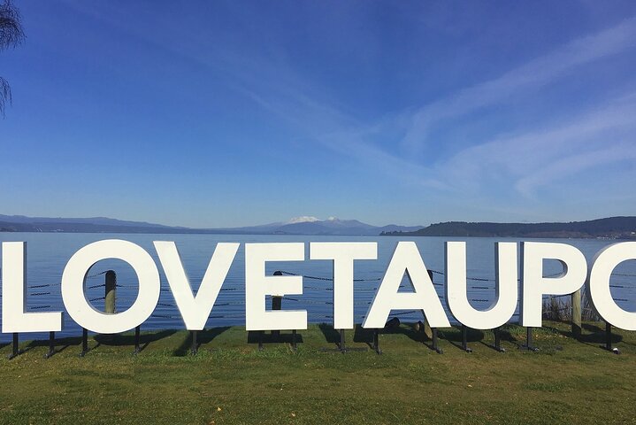 Private Tour [3 Days]: Huka Falls, Lake Taupō, Napier, Art Deco, Cape Kidnappers - Image 3
