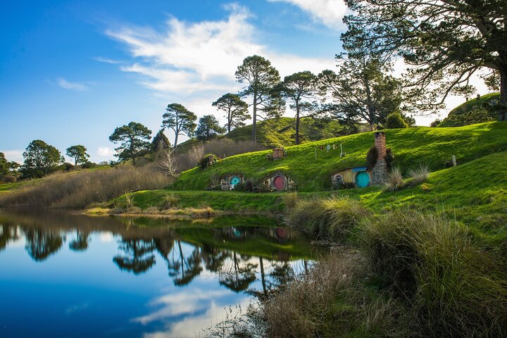 Private Tour: Hobbiton & Waitomo Glowworm Cave Experience - Image 1