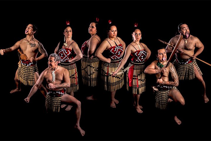 Private Tour to Te Puia, Hangi Buffet Lunch &Cultural Performance - Image 2