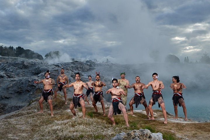 Private Tour[2 Days]: Te Puia & Waimangu Volcanic Valley Combo - Image 3