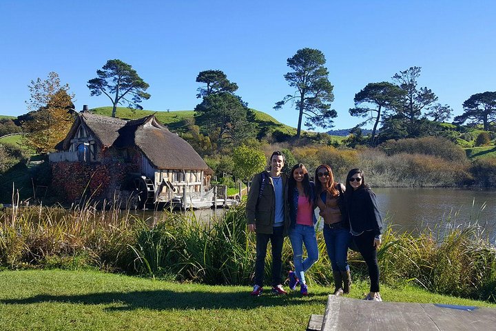 The Hobbiton Movie Set Small-Group Guided Tour from Auckland - Image 2