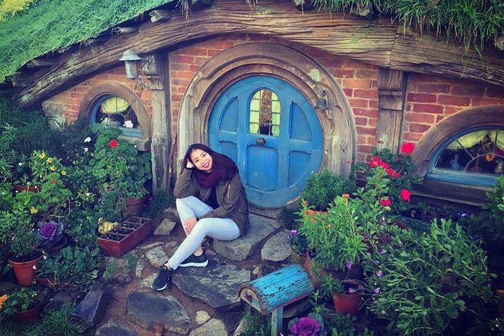 The Hobbiton Movie Set Small-Group Guided Tour from Auckland - Image 1