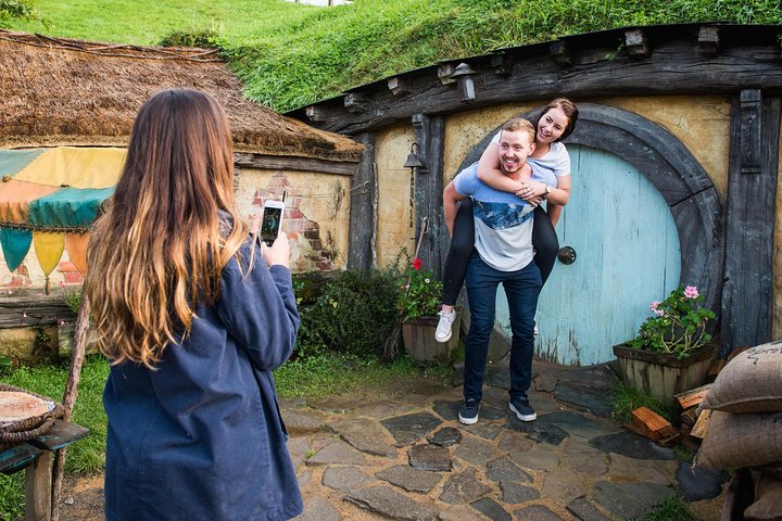 The Hobbiton Movie Set Small-Group Guided Tour from Auckland - Image 4
