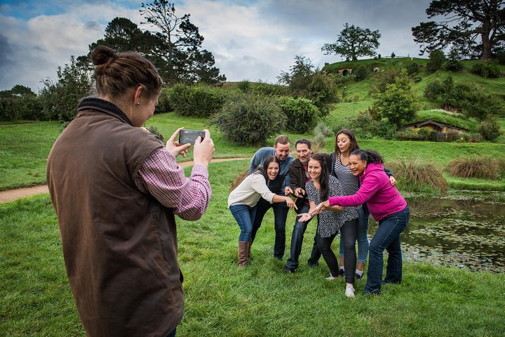 The Hobbiton Movie Set Small-Group Guided Tour from Auckland - Image 3