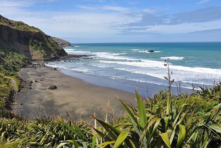 Wild West Coast & Black Sand Beach Tour incl Craft Beer Brewery Lunch & Tasting - Image 1
