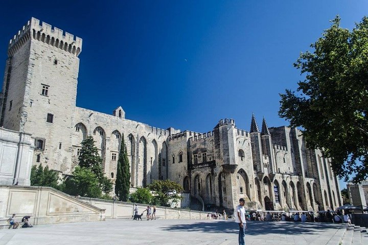 Discover Provence including Avignon and Luberon Villages from Avignon - Image 2