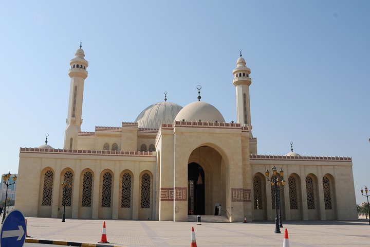 Bahrain sightseeing tour- Private tour- Travel in style - Image 4