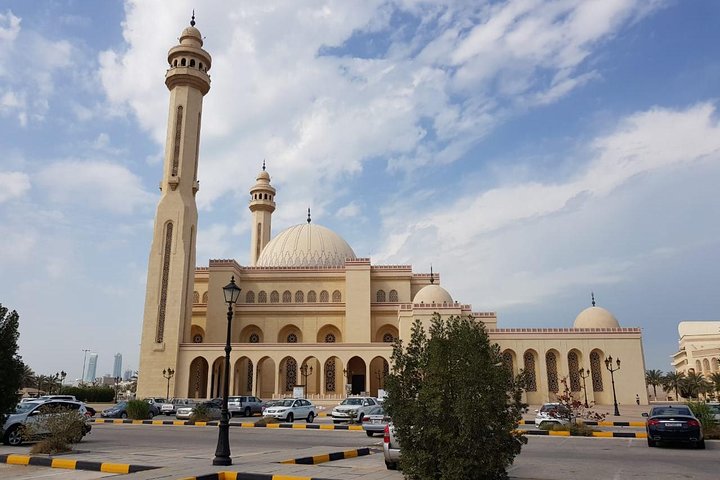 Guided tour in Bahrain by local licensed tourist guide - Image 4
