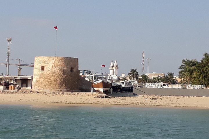 Tour by local guide in Bahrain. - Image 3
