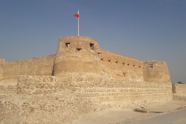 Tour by local guide in Bahrain. - Image 4