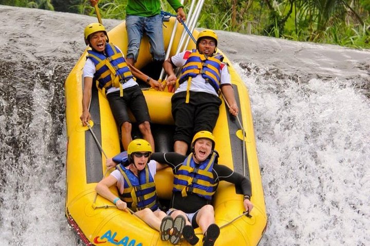 Amazing Telaga Waja White River Rafting Adventure - Image 4