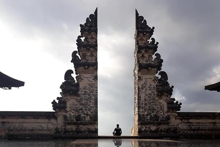 Bali Instagram Tour : Heaven Gate Tour - Tirta Gangga - Tukad Cepung Waterfalls  - Image 1