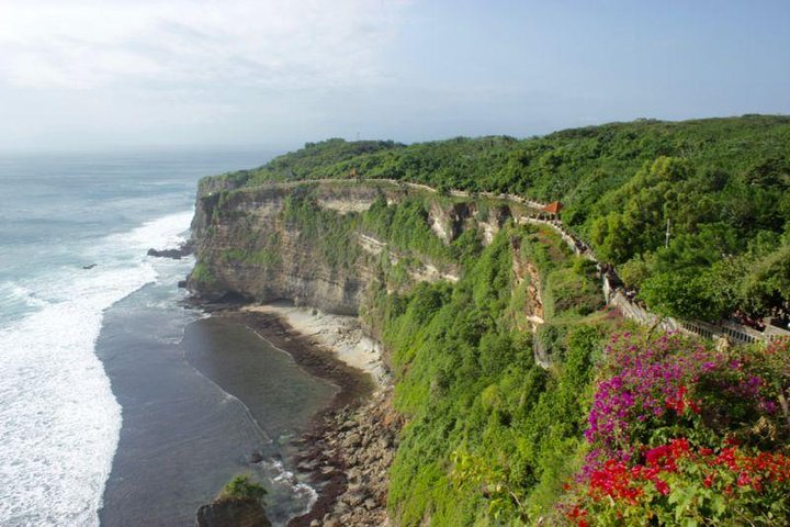 Bali Tour Uluwatu Temple, Sunset and Seafood Dinner - Image 1