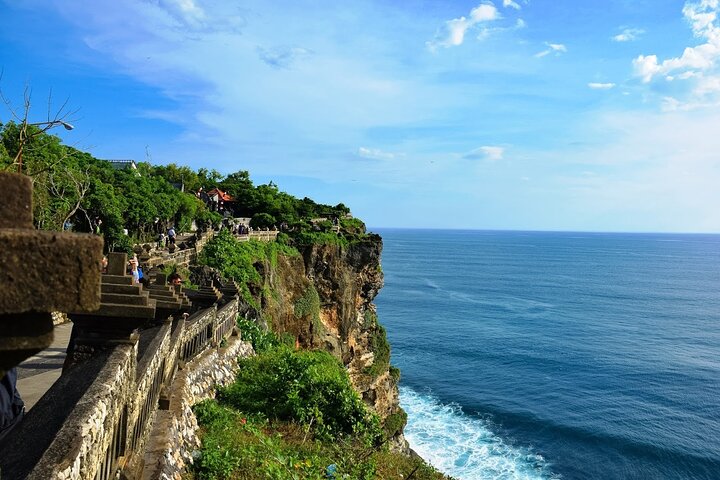 Bali Tour Uluwatu Temple, Sunset and Seafood Dinner - Image 3