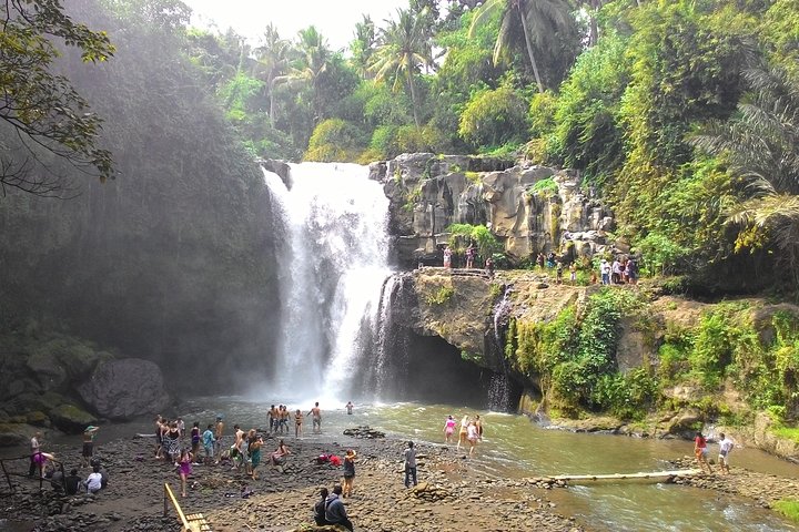 Bali Traditional Dance, Waterfall and Hindu temple with lunch - Image 3