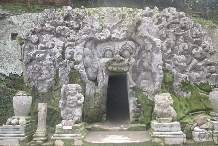 Bali Traditional Dance, Waterfall and Hindu temple with lunch - Image 2