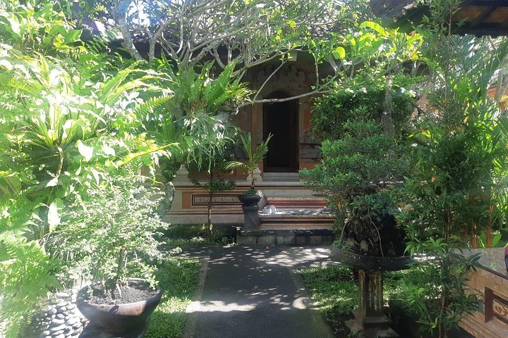 Balinese Healing, Purifying Bath and Waterfall - Image 2