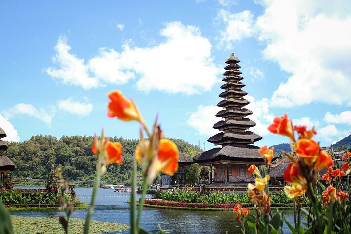Banyumala Waterfall Tour: Discover Bedugul Temple & Twin Lakes  - Image 4