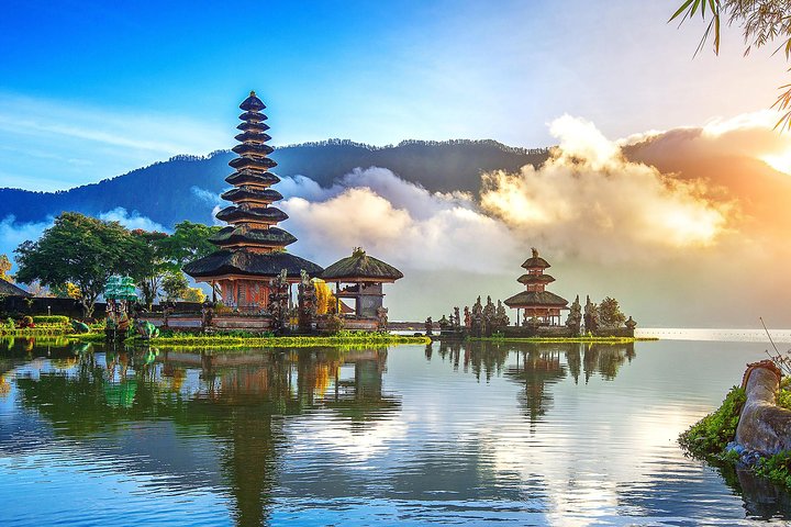 Beratan Lake Temple Bali Tour - Image 1