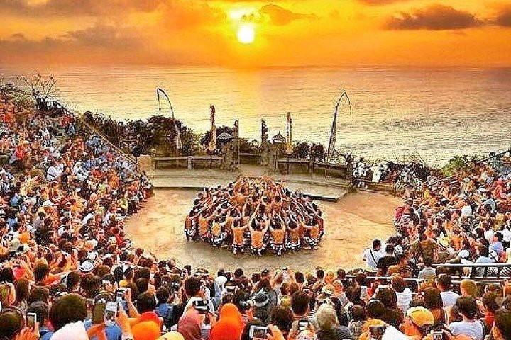 Best Bali Beaches - Uluwatu Temple - FREE Wi-Fi  - Image 2