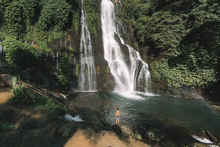 Best West of Bali: Banyumala Waterfall, Handara Gate and Temple - Image 1