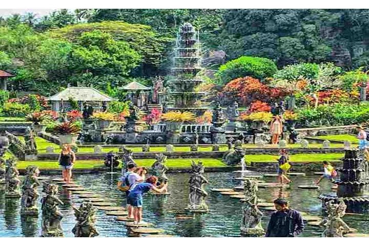 Day Trip: Lempuyang Temple &Tirta Gangga with Snorkeling at Blue Lagoon beach - Image 2