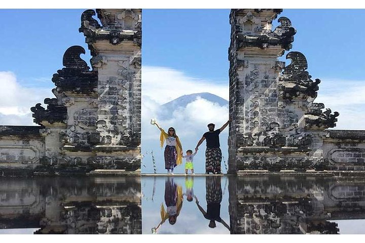 Day Trip: Lempuyang Temple &Tirta Gangga with Snorkeling at Blue Lagoon beach - Image 1