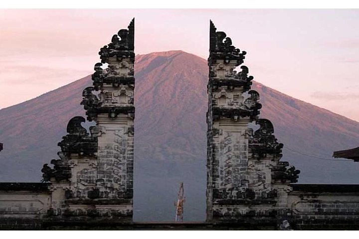 Day Trip: Lempuyang Temple &Tirta Gangga with Snorkeling at Blue Lagoon beach - Image 5