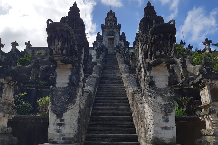 Gate Of Heaven, Water Palace and Waterfall Instagram Tour - Image 3