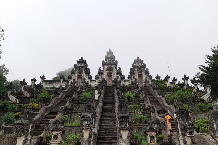 Gate Of Heaven, Water Palace and Waterfall Instagram Tour - Image 4