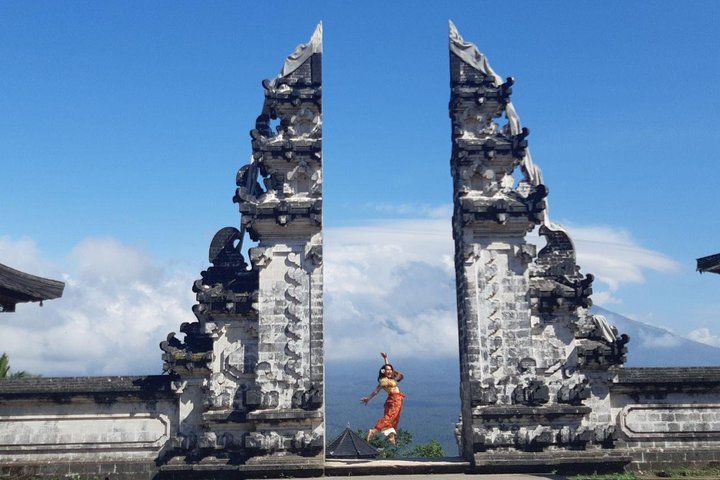 Gate Of Heaven, Water Palace and Waterfall Instagram Tour - Image 5