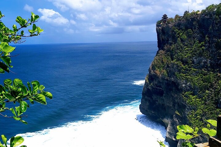 Half Day Private Tour GWK, Uluwatu Temple, Kecak Dance & Dinner - Image 1
