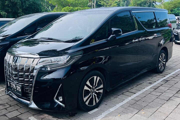 Hire a Luxury Private Car in Bali with an English Speaking Driver - Image 4