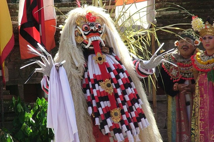 HOLY TOUR - Gunung Kawi & Tirtha Empul Tour - Image 4