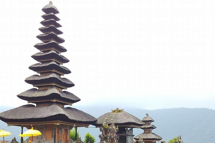 Jatiluwih rice terraces,ulundanu and sekumpul waterfall trips - Image 2
