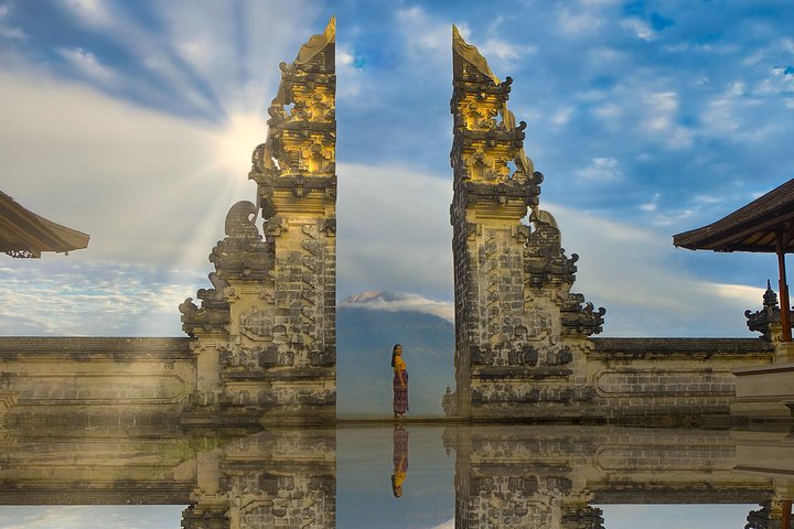 Lempuyang Heaven Gate ,water Palace and Tukad Cepung waterfall Tour  - Image 2