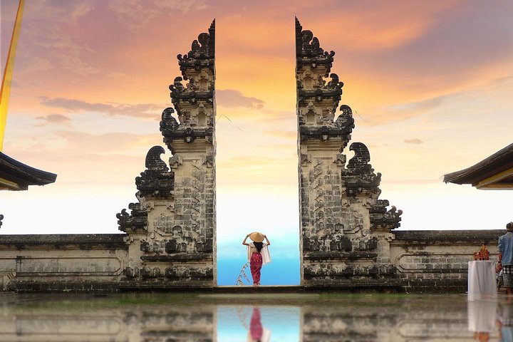 Lempuyang Heaven Gate ,water Palace and Tukad Cepung waterfall Tour  - Image 1