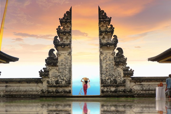 Lempuyang Temple Heaven's Gate, Tirta Gangga & Taman Ujung - Image 1