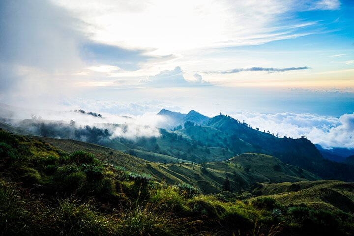 Mount Rinjani Trekking Tour 2D/1N - Image 3
