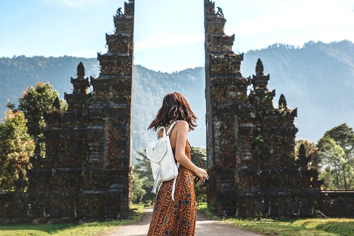 Private Instagram Tour: The Most Scenic Spots - Image 5