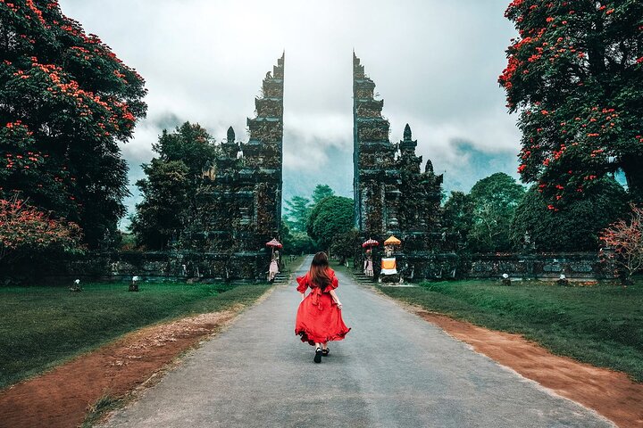 Private Instagram Tour: The Most Scenic Spots - Image 4