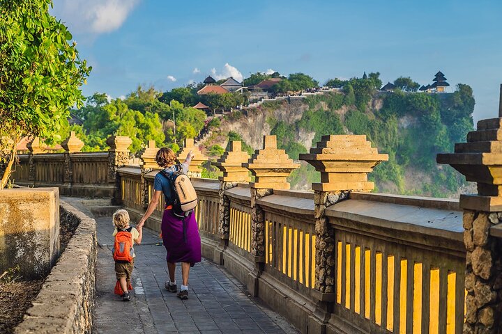 Private Tour Bali Beaches and Uluwatu Temple with Dinner - Image 3